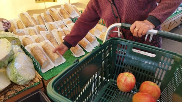 スーパーで買い物中2