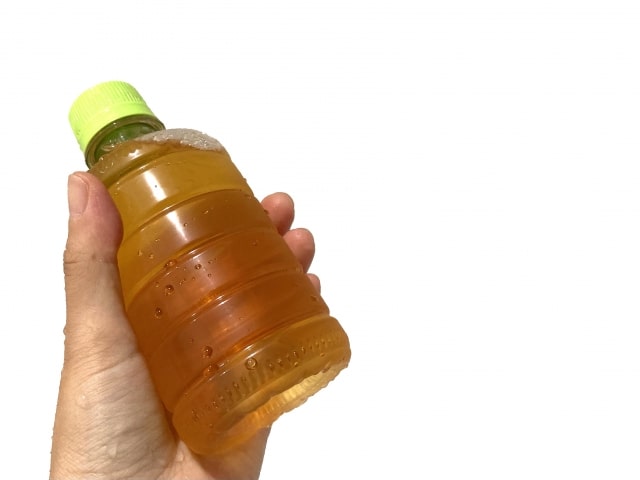 小さいお茶のペットボトル飲料